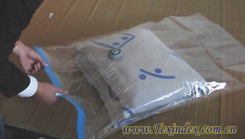 網友圖文并茂教你如何收納被子