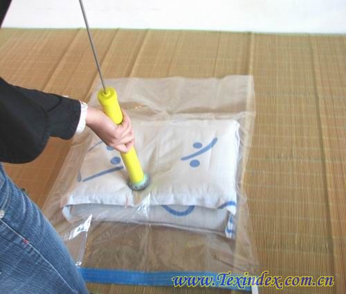 網友圖文并茂教你如何收納被子