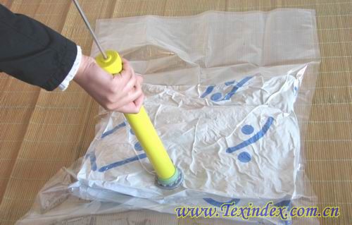 網友圖文并茂教你如何收納被子