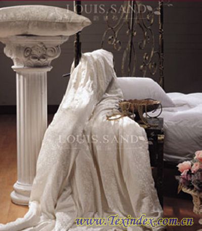 簡述蠶絲被的保養(yǎng)與使用