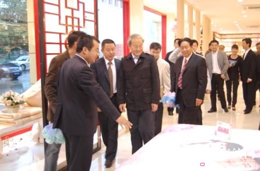杜鈺洲會長參觀紅豆家紡旗艦店
