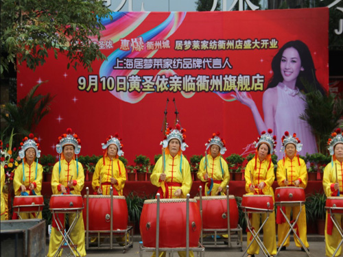 �Ӊ��R�Ҽ���TС���y����һ��