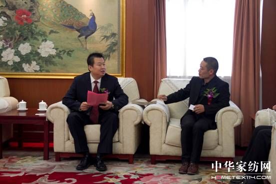 中國經(jīng)濟(jì)低碳轉(zhuǎn)型與可持續(xù)發(fā)展大會