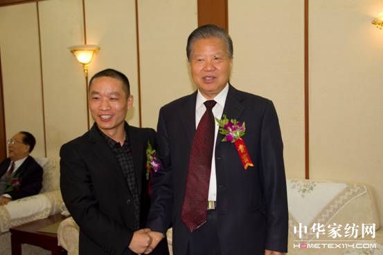 中國經(jīng)濟(jì)低碳轉(zhuǎn)型與可持續(xù)發(fā)展大會