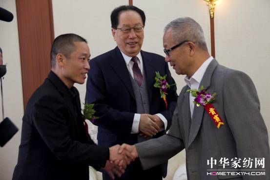 中國經(jīng)濟(jì)低碳轉(zhuǎn)型與可持續(xù)發(fā)展大會