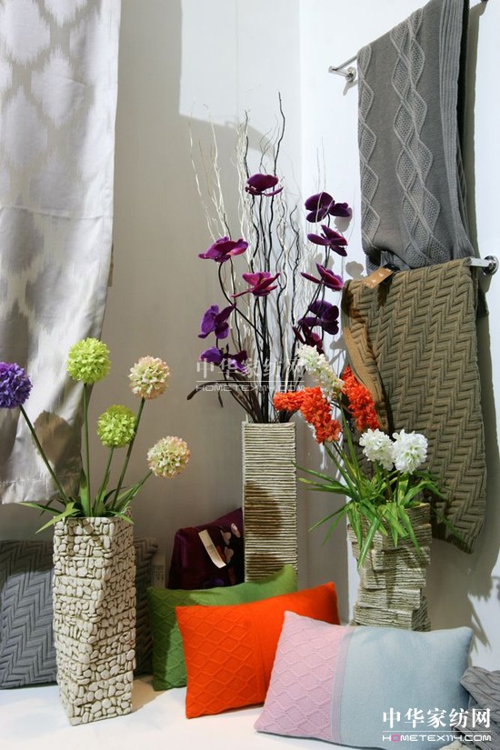 2012���ļ���չ�ĕr�пƼ���̼���}