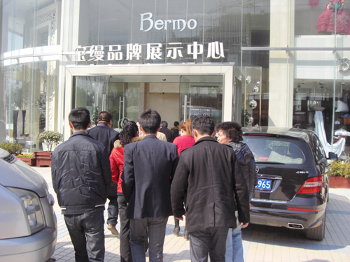 ���A�Ҽ��W(w��ng)�M�������L�F(tu��n)�������˽���ͨ����