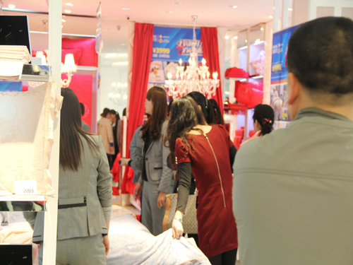 �Pʢ����Ʒ�b��VIP�͑����������