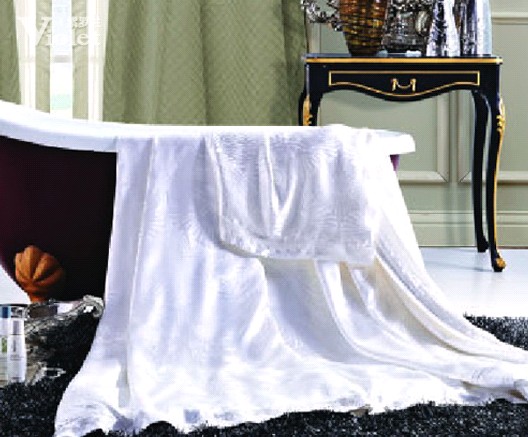 紫羅蘭隔墻送香來