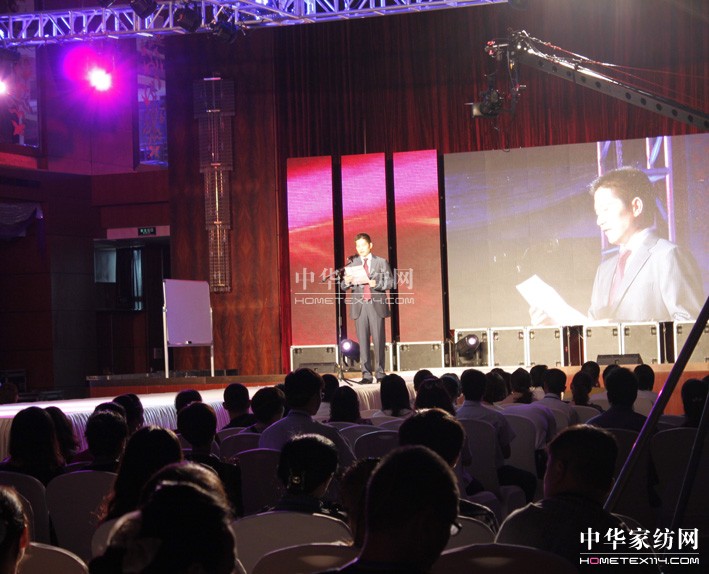 全國(guó)加盟商齊聚凱盛2012秋冬新品時(shí)尚發(fā)布會(huì)