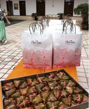 寶縵家紡江陰店:端午慶佳節 情系敬老院