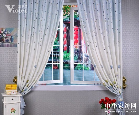 紫羅蘭掀起夏日窗簾清新風