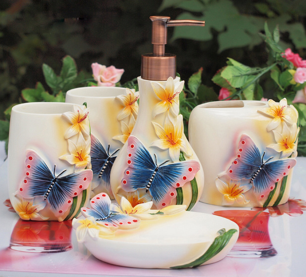 �Ҿ���Ʒ15�����(sh��)֬�l(w��i)ԡ�׼�