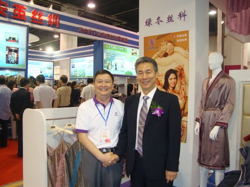 綠冬絲科在2012中國國際絲博會上亮點頻現(xiàn)