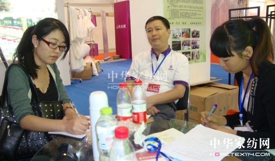 綠冬絲科在2012中國國際絲博會上亮點頻現(xiàn)