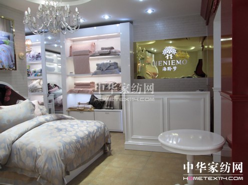 ������ֱ�I�N�ی��u��ʢ�b����