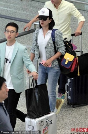 吳奇隆馬蘇抵滬先后離機場