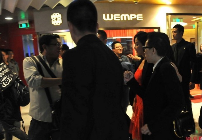 劉嘉玲影迷索要簽名保鏢阻止