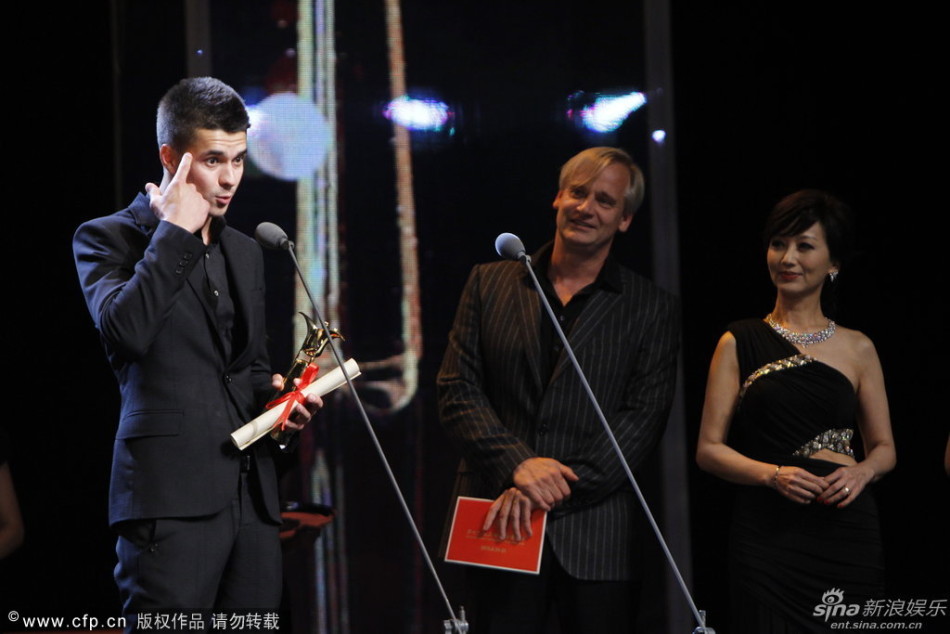 趙雅芝與克里斯-克勞斯頒獎