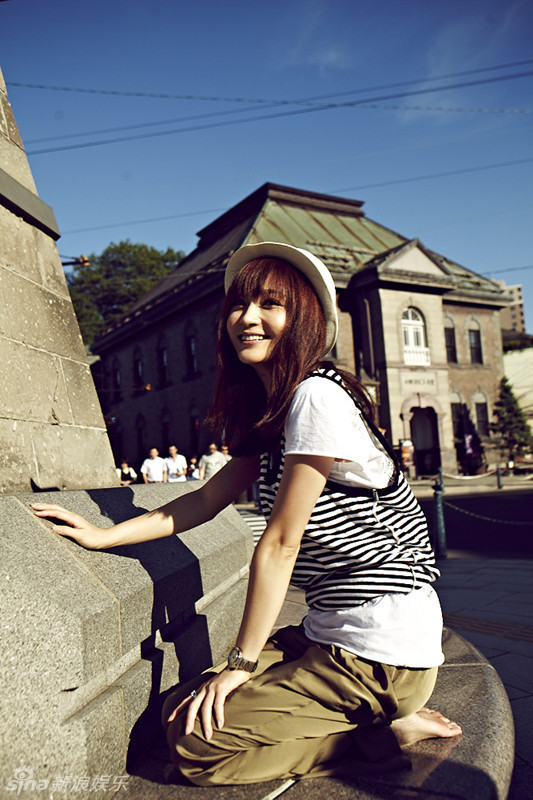 姚笛日本街頭寫真曝真性情