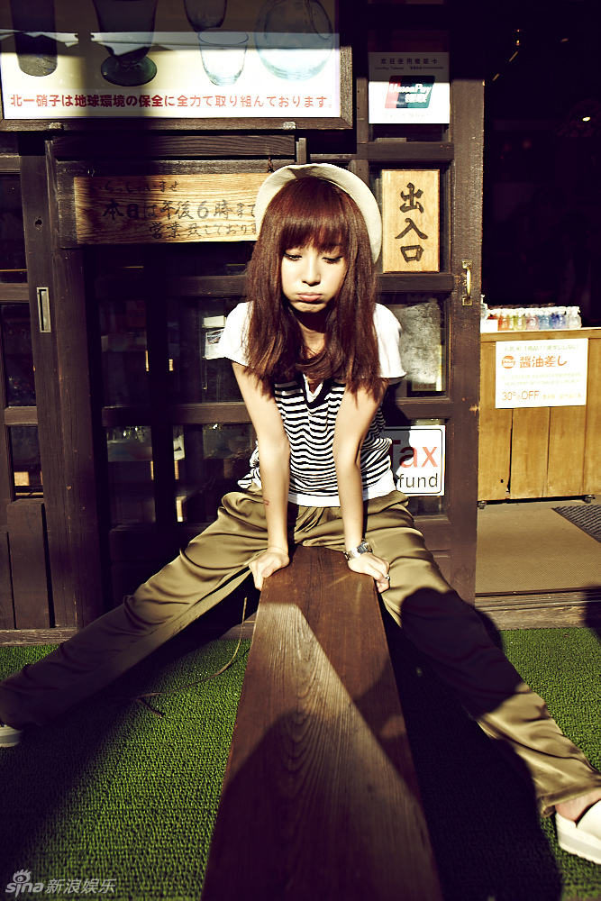 姚笛日本街頭寫真曝真性情