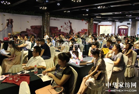 藍鴿家紡新加盟商李娟的創業心得