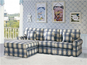 雅致清新客廳 布藝沙發(fā)色彩凸顯時(shí)尚