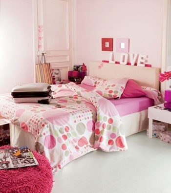 時(shí)髦裸粉家紡 營造甜蜜可愛臥室