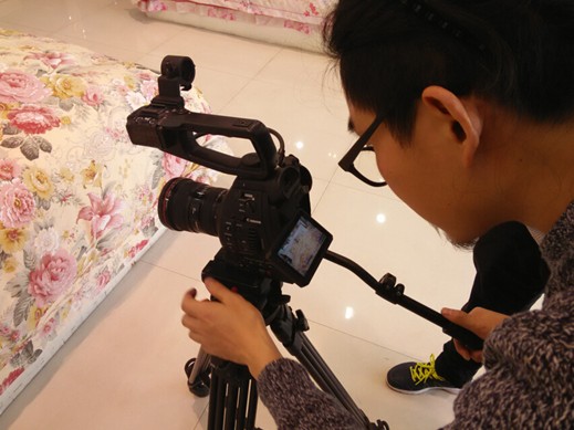 �Ϻ������С���Ŀ�M���MԽ���Ҽ�