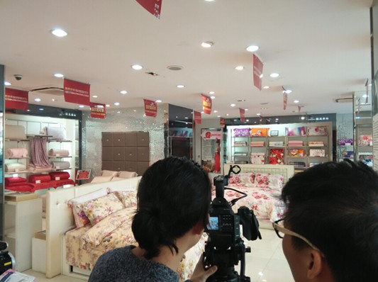 �Ϻ������С���Ŀ�M���MԽ���Ҽ�