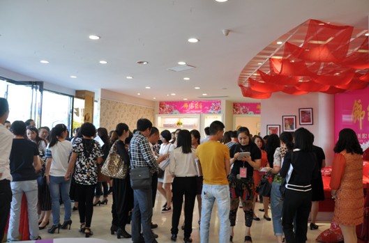 “錦繡東方”東方刺繡家紡2015秋冬新品發(fā)布會(huì)召開