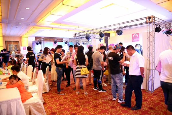 ����ë��2015�ﶬ��Ʒ�l�����A�M��Ļ