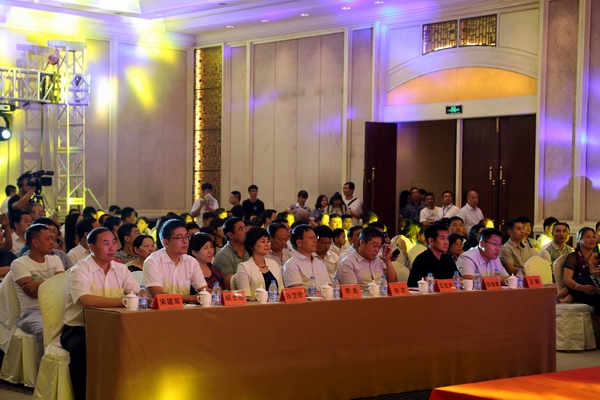 ����ë��2015�ﶬ��Ʒ�l�����A�M��Ļ