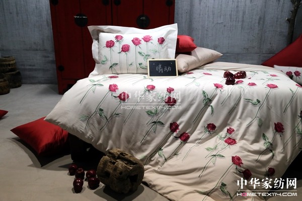 初綻—遇見新我----FEELING品牌發(fā)布會于北京吉里國際藝術(shù)園區(qū)舉行