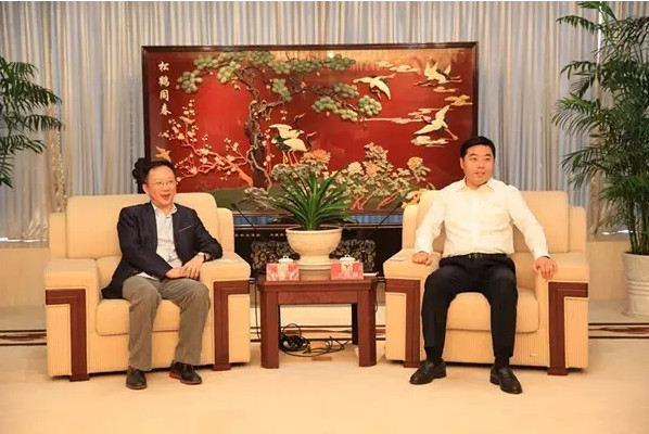 中國家紡協(xié)會赴江蘇悅達集團參觀學習