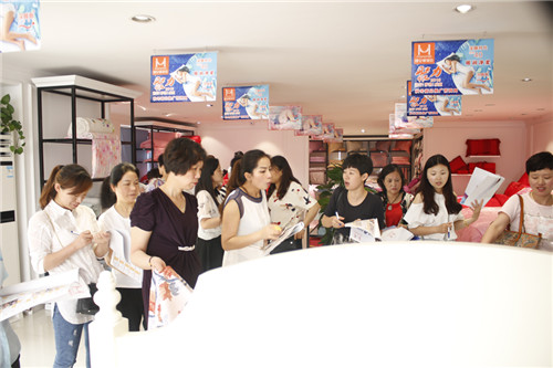 �z���D�Ҽ�2016���ﶬ��Ʒ�ƏV�I����ʢ���_Ļ