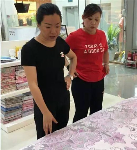 �Pʢ�Ҽ�����ɵؾ�Ӣ�R��һ��