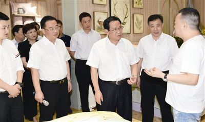 江蘇省委書記一行考察疊石橋國(guó)際家紡城