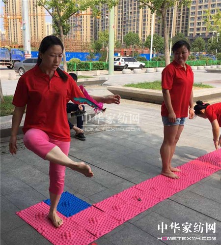 ������ؾ�Ӣ�R�ۣ���ϵ�＾�lչ��