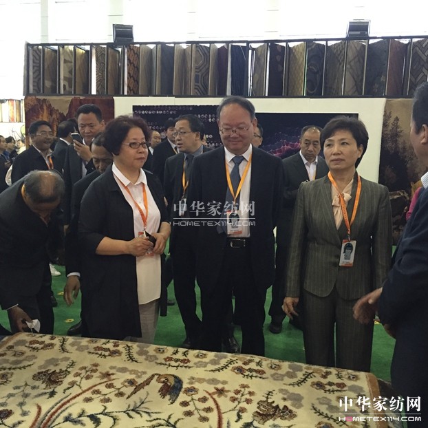 一條藏毯產業架起世界文化橋梁