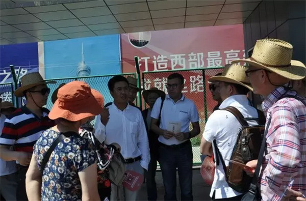 �ຼ�Ҽ�������һ��һ·�����M�½�֮������˹վ