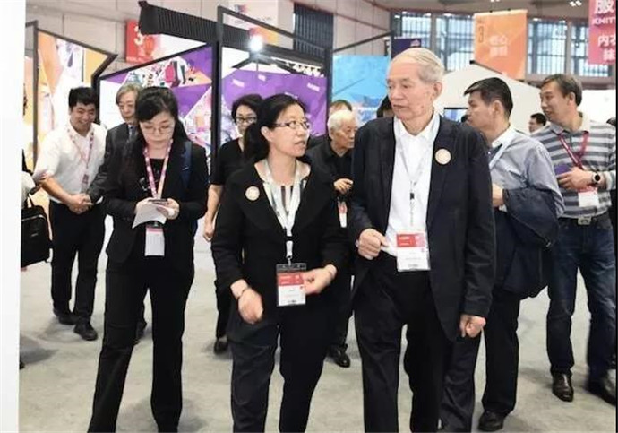 ���@��������L�����м����＾չ���_Ļ