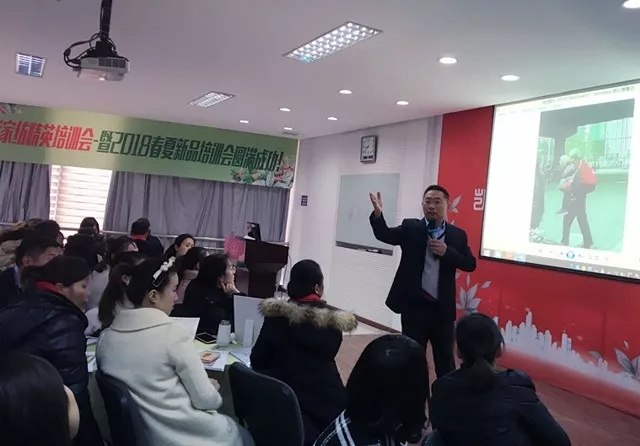 �Pʢ�Ҽ���Ӣ��Ӗ����2018��Ʒ��Ӗ���ի@�M�M��