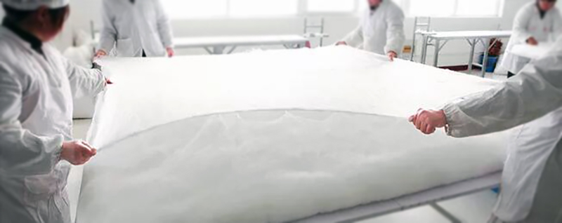 夕禾絲綢學(xué)堂之蠶絲被的制作