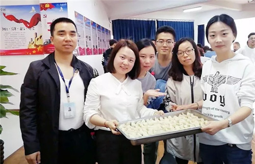 �Pʢ����F����ӨO���澳���ƵZͬ�У�