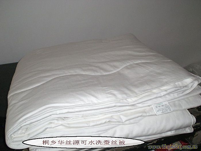 桑蠶長(zhǎng)絲空調(diào)貢被 規(guī)格200*230,180*220 用途被子 成份可水冼桑蠶絲