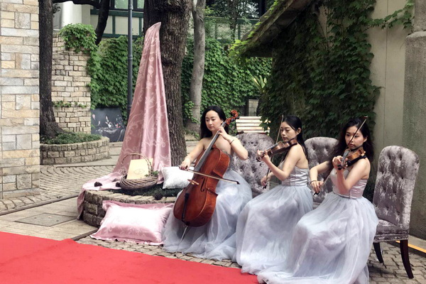 中西合璧,莫里斯(Morris)與絲芙瑞聯姻,開創家居IP新時尚